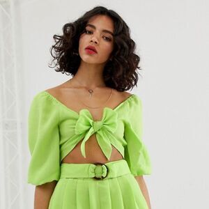 NWOT Anthropologie Moon River Green Tie Front Crop Top Medium